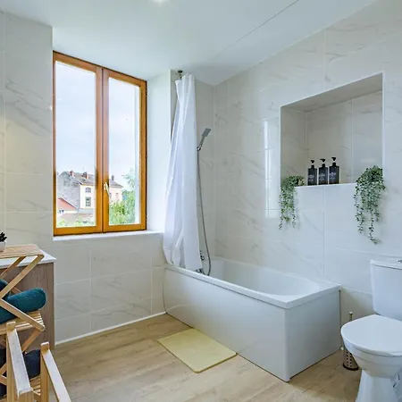 La Vie Est Belle Appartement Oyonnax Buitenkant foto